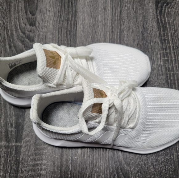 Adidas Swift Running shoe - Picture 4 of 5